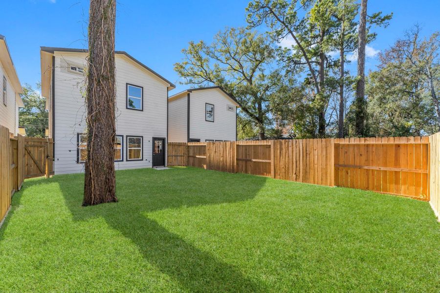 Exterior details and patio area of a home in , Houston (Image 20).