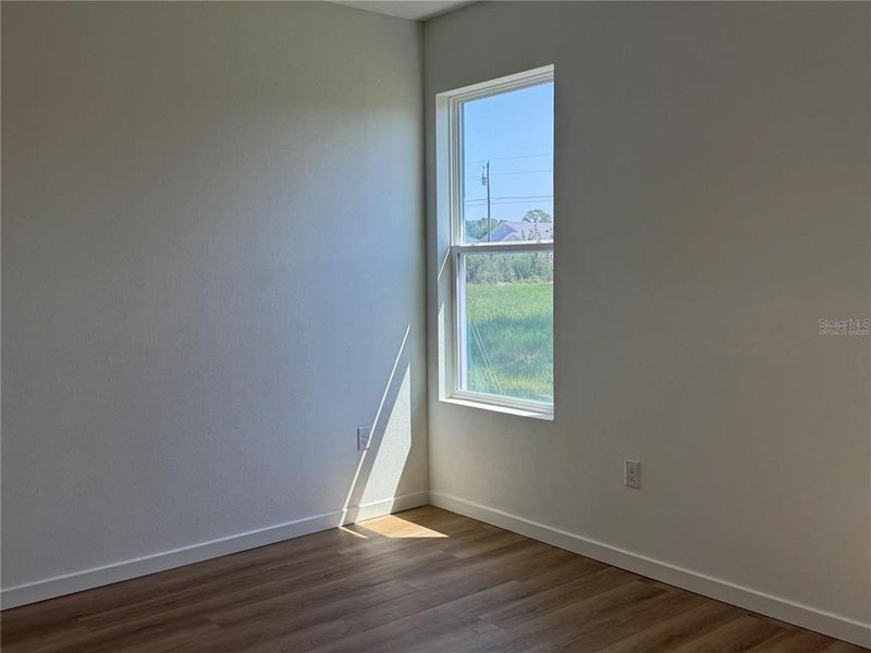 Spacious, unfurnished interior of a new home in , Ocala (Image 11).