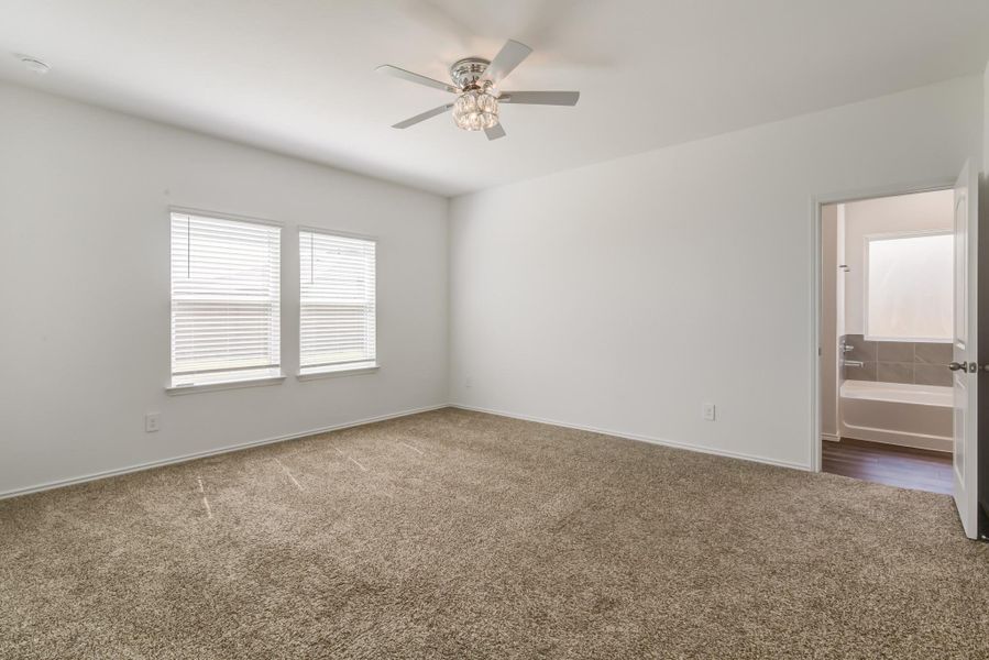 Spacious, unfurnished interior of a new home in River Ranch Meadows, Dayton (Image 36).