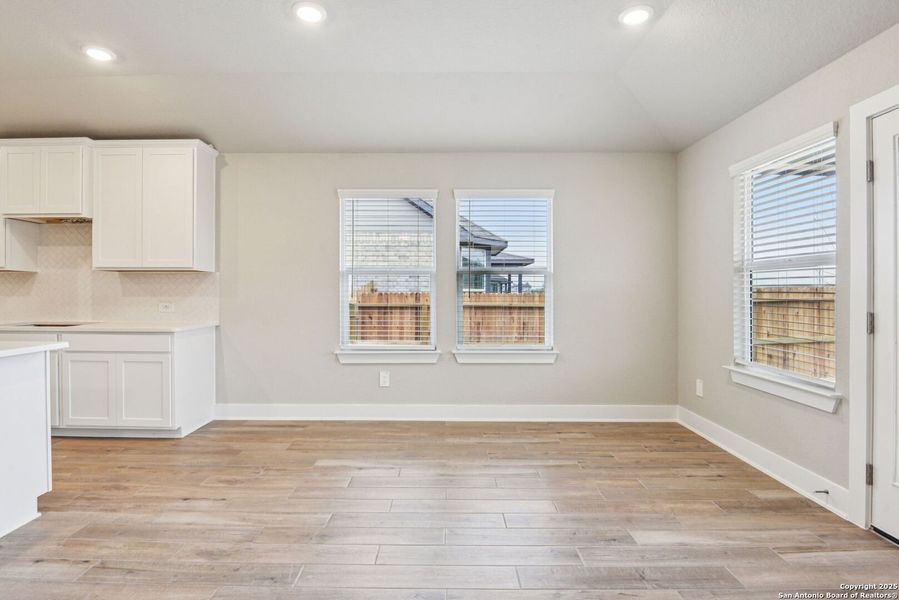 Spacious, unfurnished interior of a new home in Carmel Ranch, Schertz (Image 30).