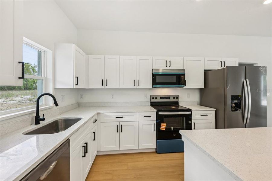 Furnished interior view inside a new home in , Ocklawaha (Image 5).