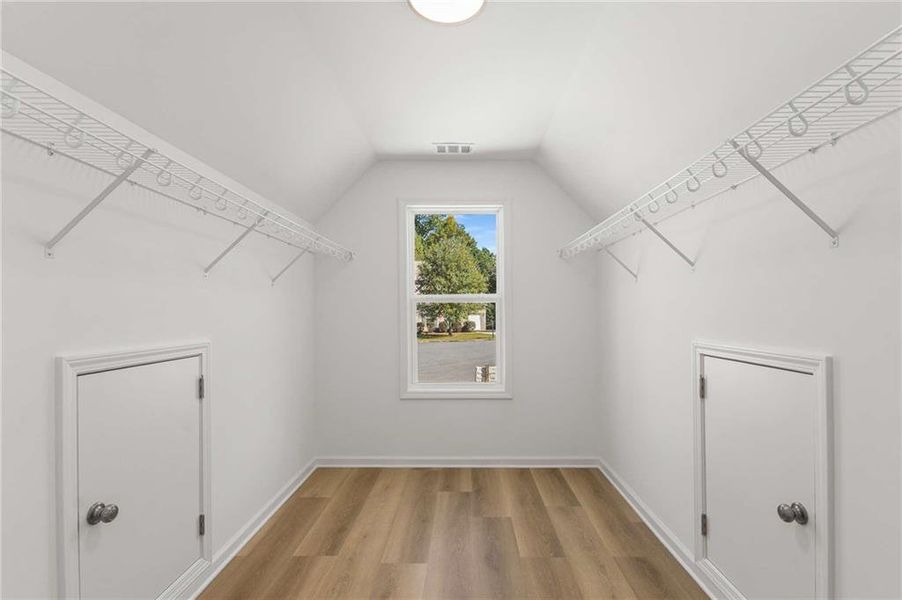Spacious, unfurnished interior of a new home in , Gainesville (Image 40).