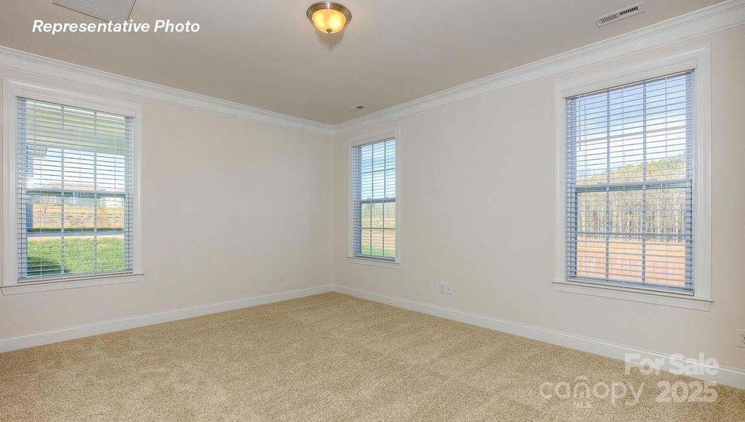 Spacious, unfurnished interior of a new home in Sylvan Creek, Denver (Image 12).