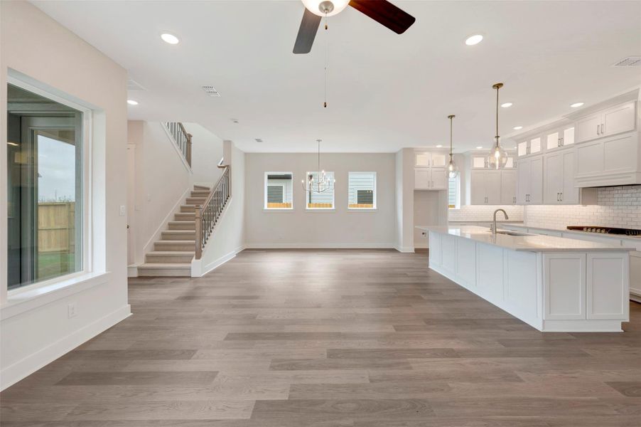 Spacious, unfurnished interior of a new home in Elyson 40', Katy (Image 18).