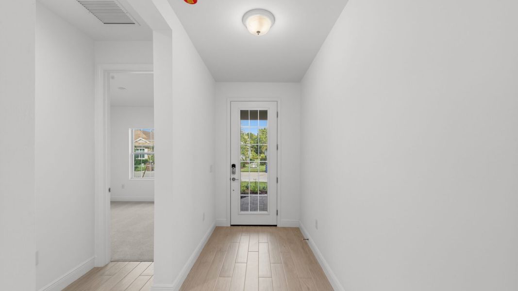 Spacious, unfurnished interior of a new home in Verandah, Fort Myers (Image 13).