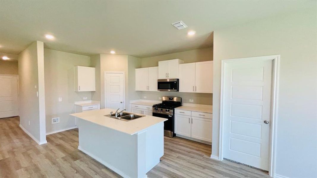 Furnished interior view inside a new home in Sunnycreek, Fort Worth (Image 10).