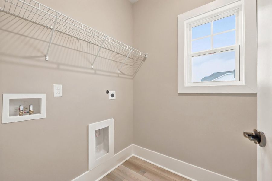 Spacious, unfurnished interior of a new home in Edgefield, Loris (Image 28).
