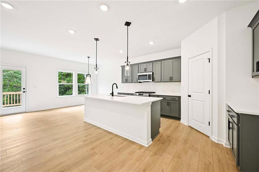 Furnished interior view inside a new home in Creekside, Dawsonville (Image 9). Furnished interior view inside a new home in Creekside, Dawsonville (Image 9).