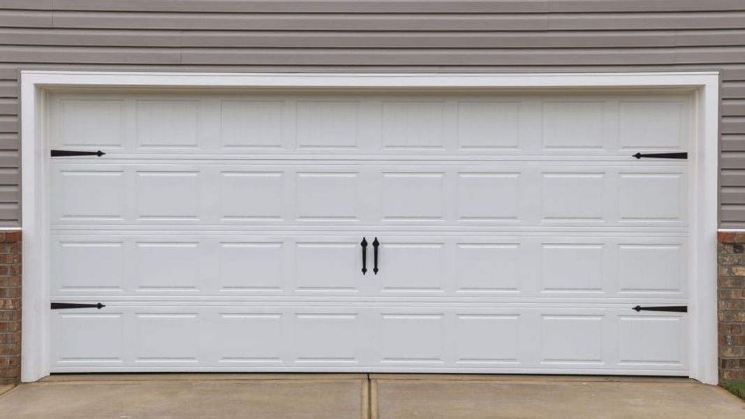 Exterior details and patio area of a home in Baxter Village, Boiling Springs (Image 3).