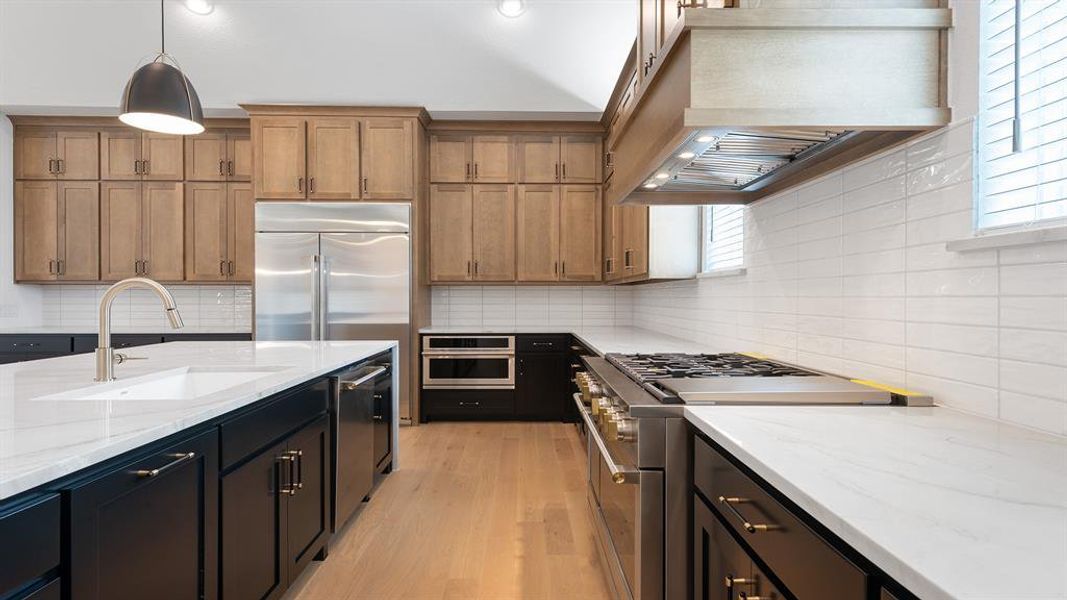 Furnished interior view inside a new home in Enchanted Creek, Lucas (Image 14).