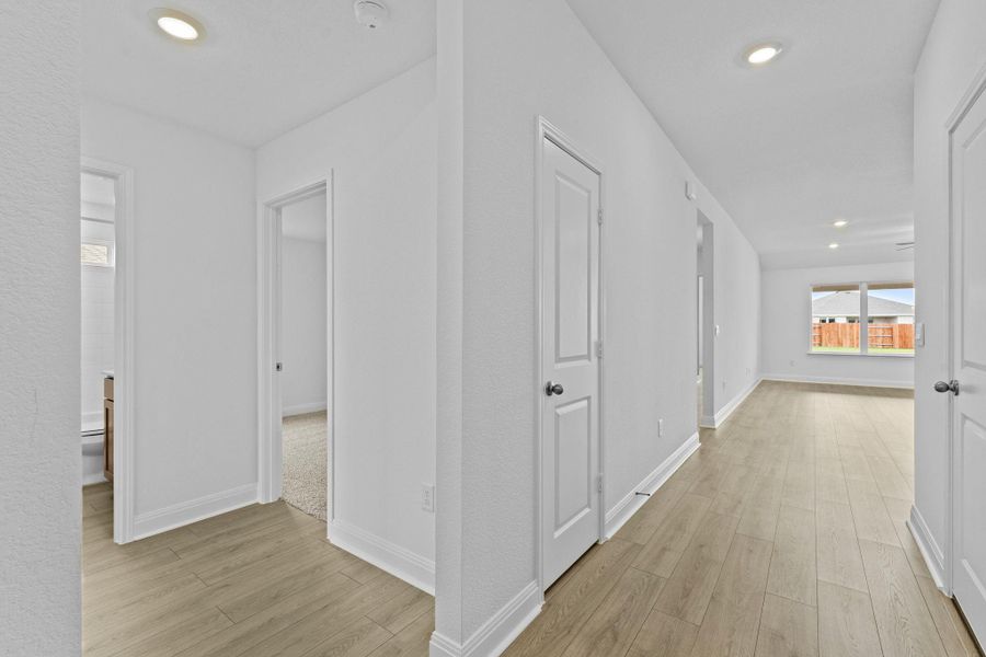 Spacious, unfurnished interior of a new home in Riverview, Georgetown (Image 28).