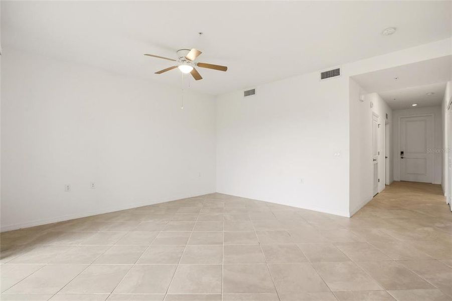 Spacious, unfurnished interior of a new home in , Punta Gorda (Image 22).