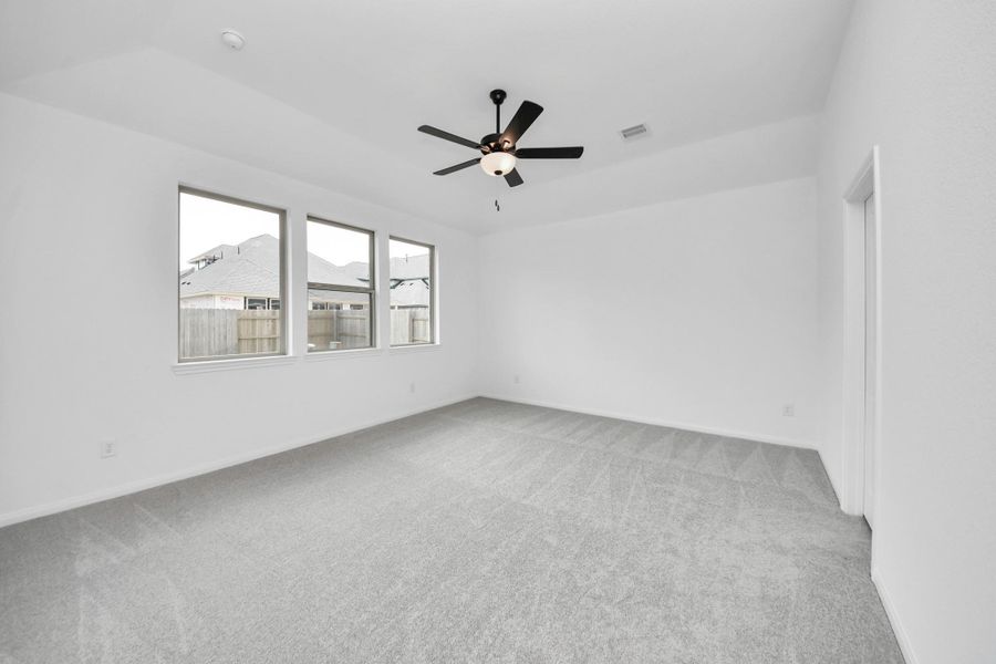 Spacious, unfurnished interior of a new home in 45' Traditional Homes at Elyson, Katy (Image 33).