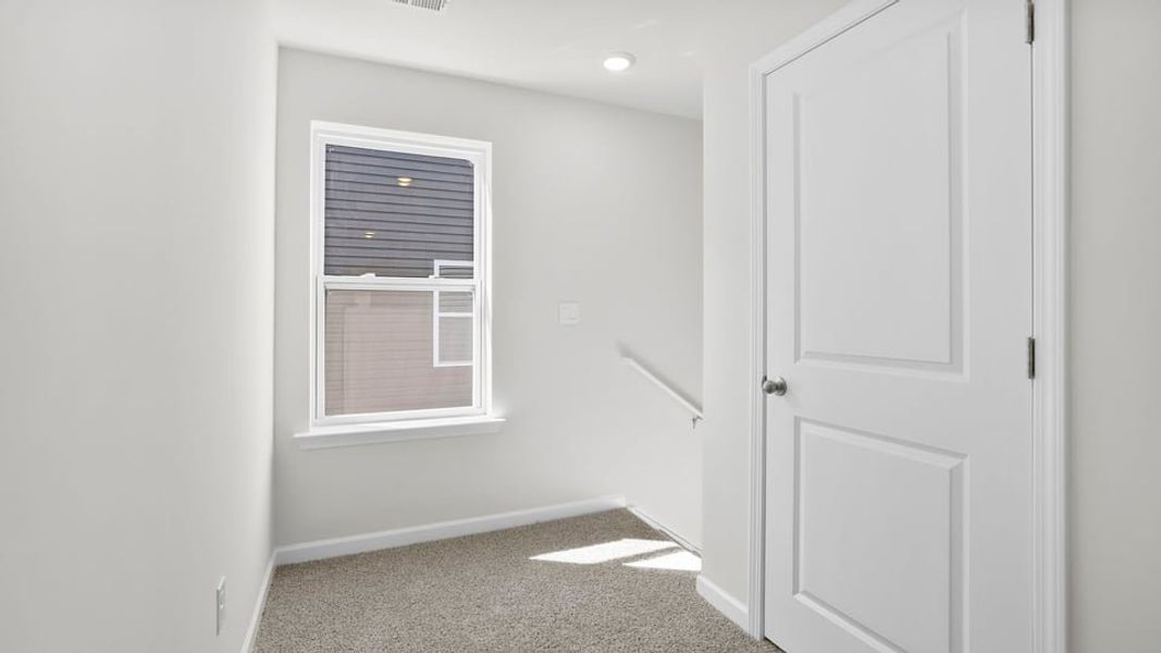 Spacious, unfurnished interior of a new home in Varner Station, Woodruff (Image 21).