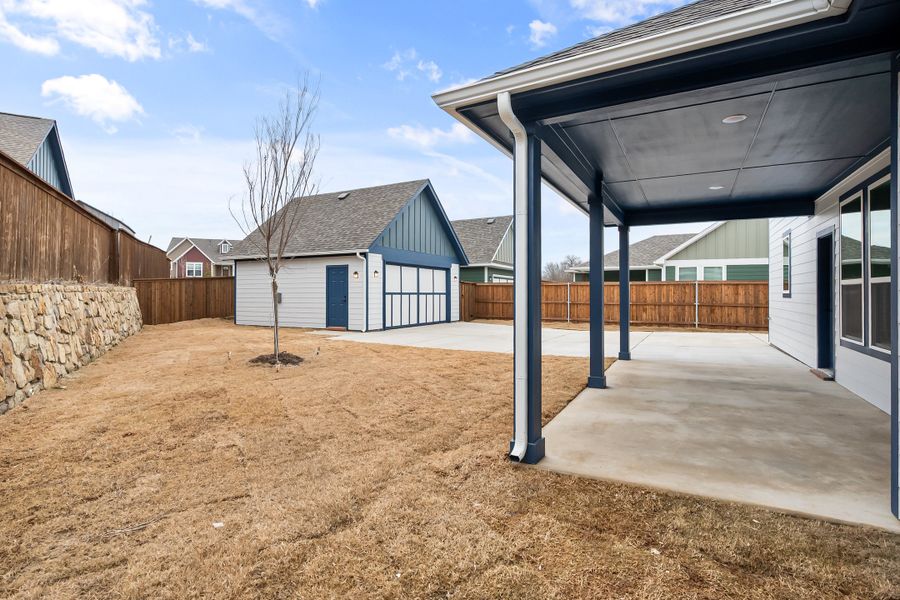 Exterior details and patio area of a home in Heritage Towne, Midlothian (Image 34). Exterior details and patio area of a home in Heritage Towne, Midlothian (Image 34).