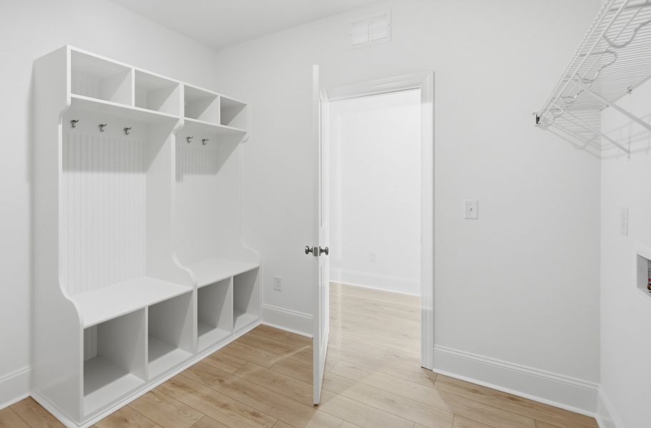 Spacious, unfurnished interior of a new home in Sidbury Landing, Wilmington (Image 26).
