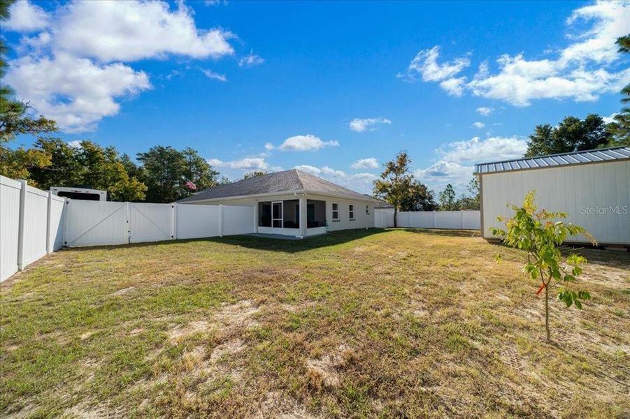 Exterior details and patio area of a home in , Ocala (Image 17).