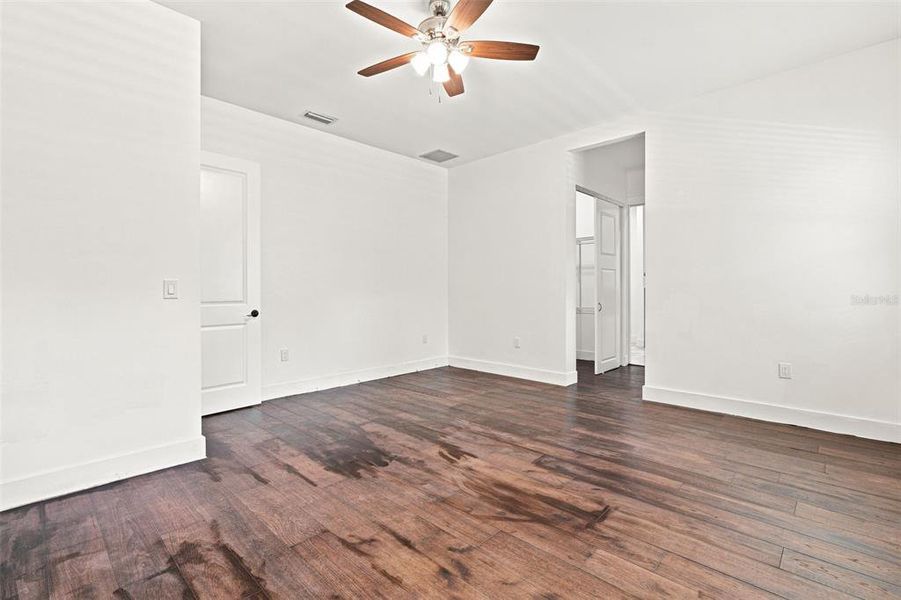Spacious, unfurnished interior of a new home in , Naples (Image 50). Spacious, unfurnished interior of a new home in , Naples (Image 50).