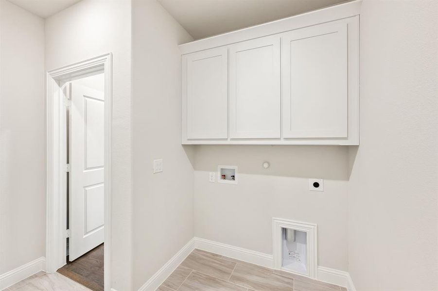 Spacious, unfurnished interior of a new home in Triple Diamond Ranch, Mansfield (Image 32).