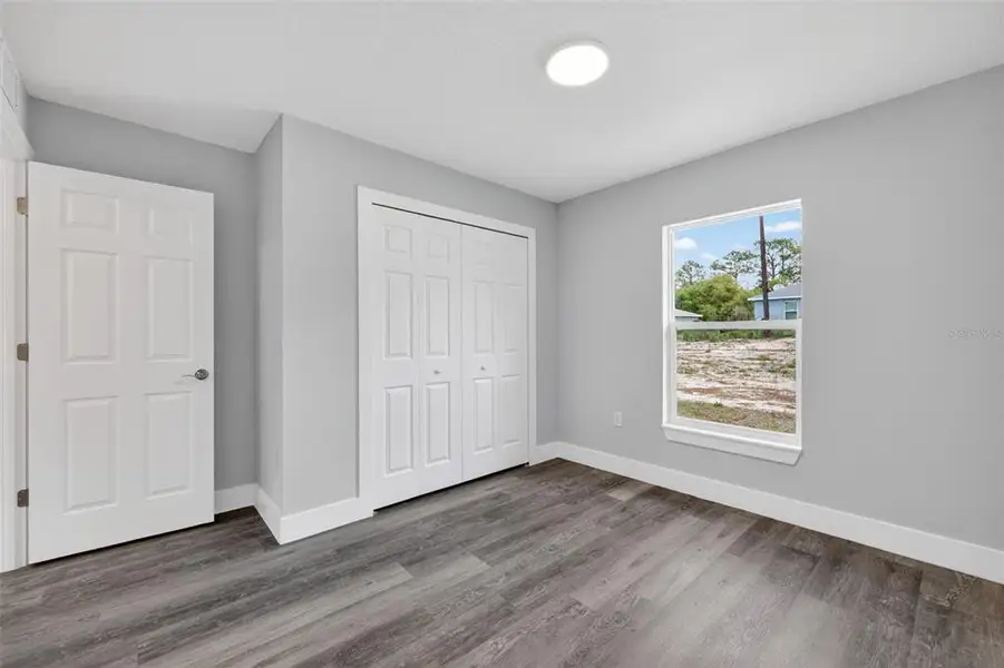 Spacious, unfurnished interior of a new home in , Ocala (Image 13).