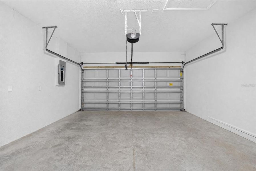 Spacious, unfurnished interior of a new home in , Thonotosassa (Image 22). Spacious, unfurnished interior of a new home in , Thonotosassa (Image 22).