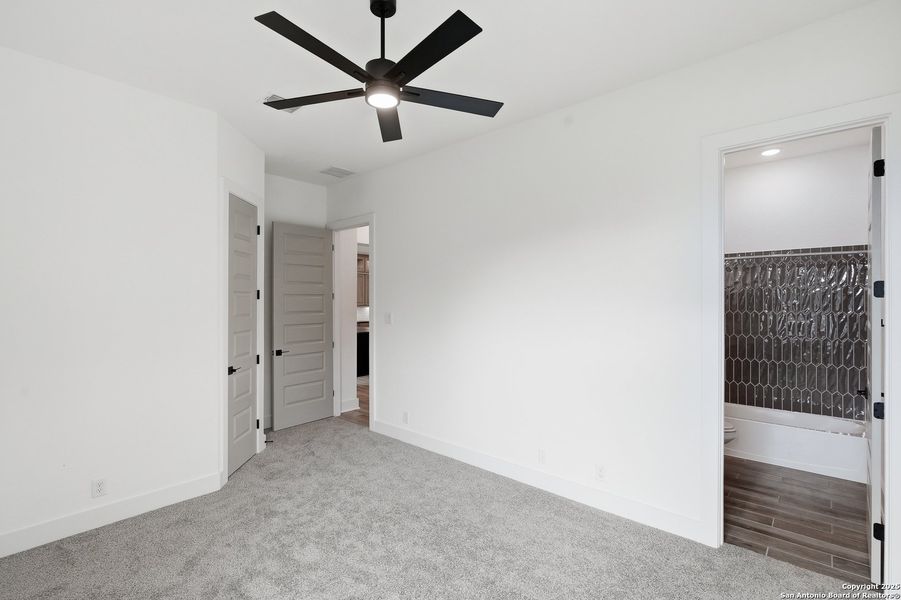Spacious, unfurnished interior of a new home in Caliza Reserve, Boerne (Image 39). Spacious, unfurnished interior of a new home in Caliza Reserve, Boerne (Image 39).