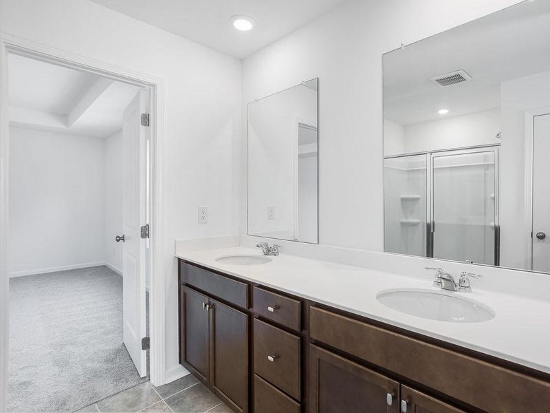 Furnished interior view inside a new home in Heritage River, Euharlee (Image 11). Furnished interior view inside a new home in Heritage River, Euharlee (Image 11).