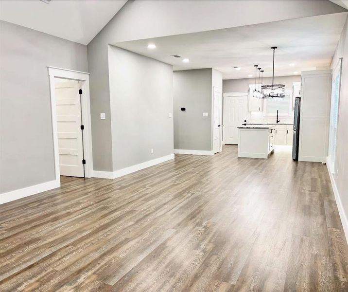 Spacious, unfurnished interior of a new home in , Corsicana (Image 25).
