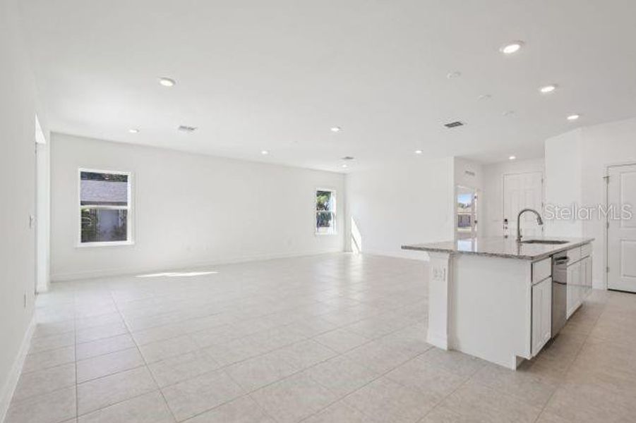 Spacious, unfurnished interior of a new home in , Punta Gorda (Image 17).