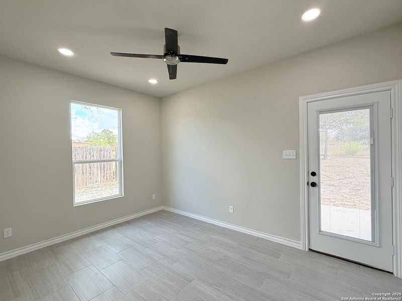 Spacious, unfurnished interior of a new home in , Natalia (Image 11).