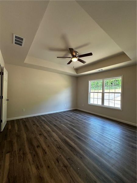 Spacious, unfurnished interior of a new home in , Dahlonega (Image 10).