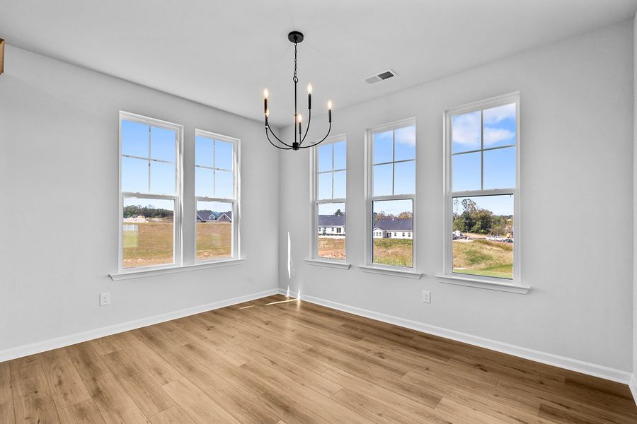 Spacious, unfurnished interior of a new home in Fieldstone, Lexington (Image 24).