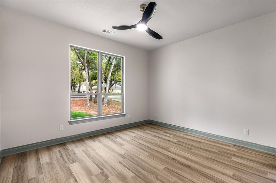 Spacious, unfurnished interior of a new home in , Granbury (Image 29).