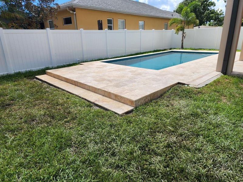 Exterior details and patio area of a home in , Tampa (Image 58).