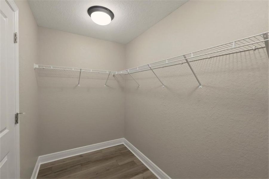 Spacious, unfurnished interior of a new home in , Sebring (Image 30).