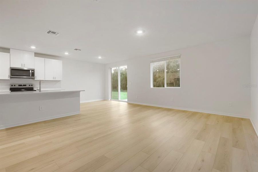 Spacious, unfurnished interior of a new home in Salt Meadows - Classic Series, Parrish (Image 18).