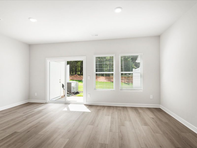 Spacious, unfurnished interior of a new home in Avalon Townes, Lyman (Image 12).