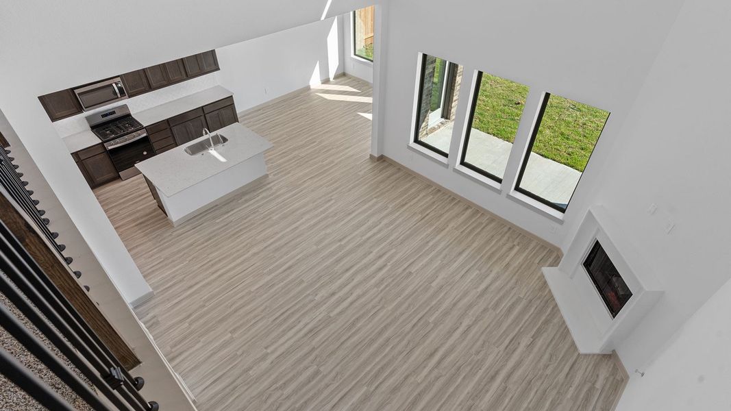 Representative unfurnished interior of a home built from the Adrian by D.R. Horton in Alexander, Pearland (Image 16).