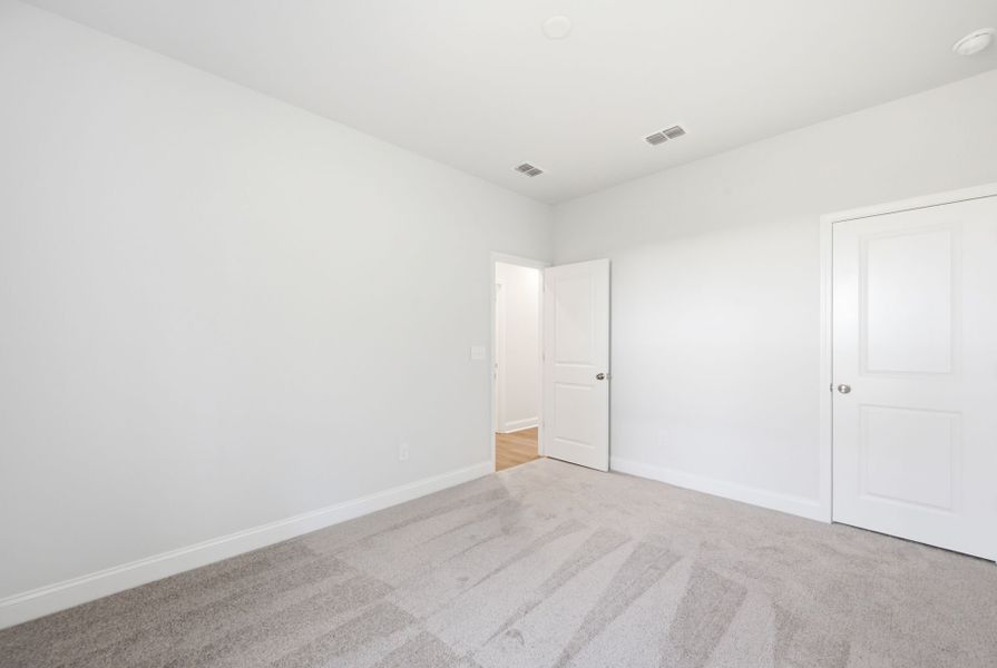 Spacious, unfurnished interior of a new home in Carriage Estates, Lexington (Image 32).