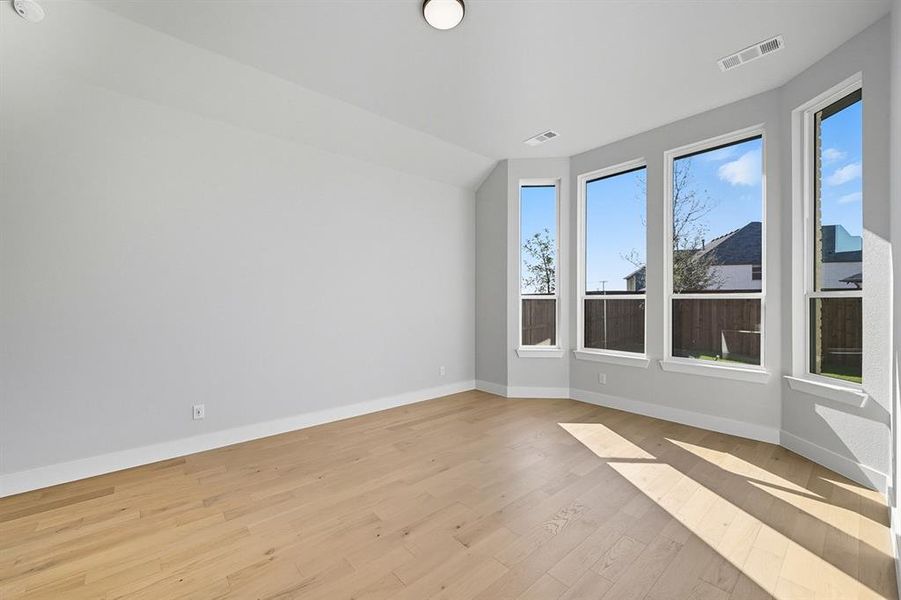 Spacious, unfurnished interior of a new home in Trinity Falls, McKinney (Image 18). Spacious, unfurnished interior of a new home in Trinity Falls, McKinney (Image 18).