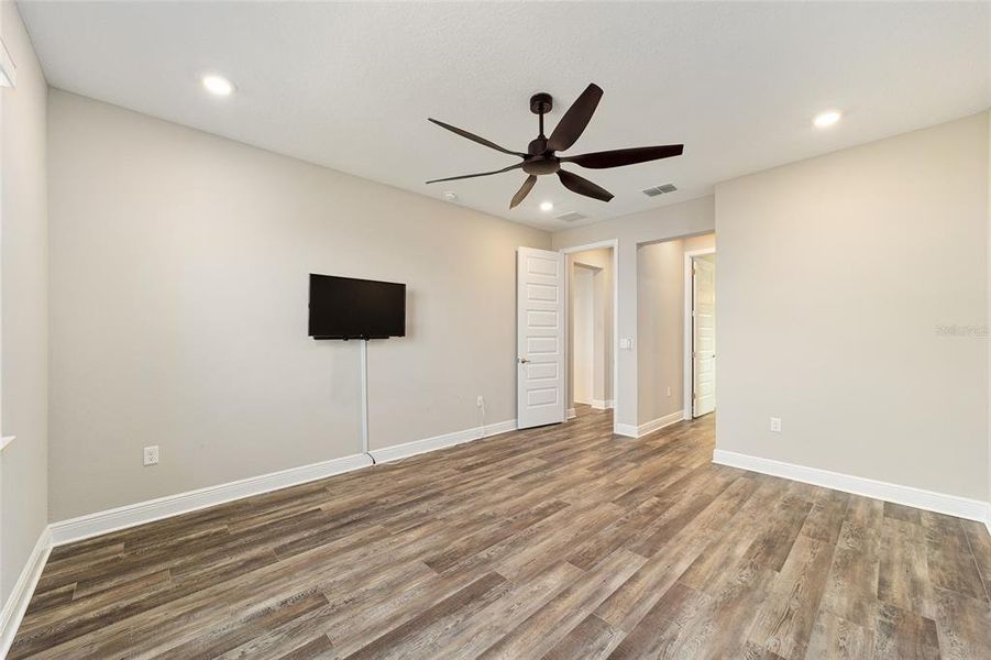 Spacious, unfurnished interior of a new home in , Ocala (Image 49).