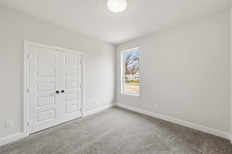 Spacious, unfurnished interior of a new home in , Corsicana (Image 18).
