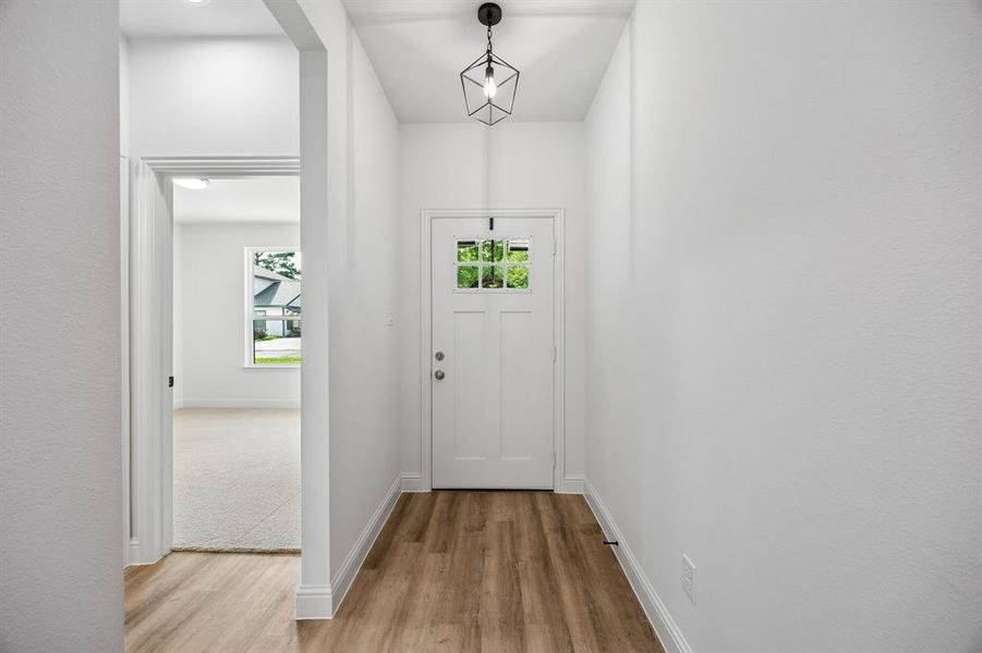 Spacious, unfurnished interior of a new home in , Greenville (Image 25).