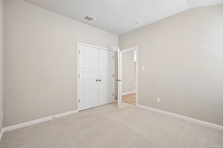 Spacious, unfurnished interior of a new home in Remington Ranch, San Antonio (Image 22).