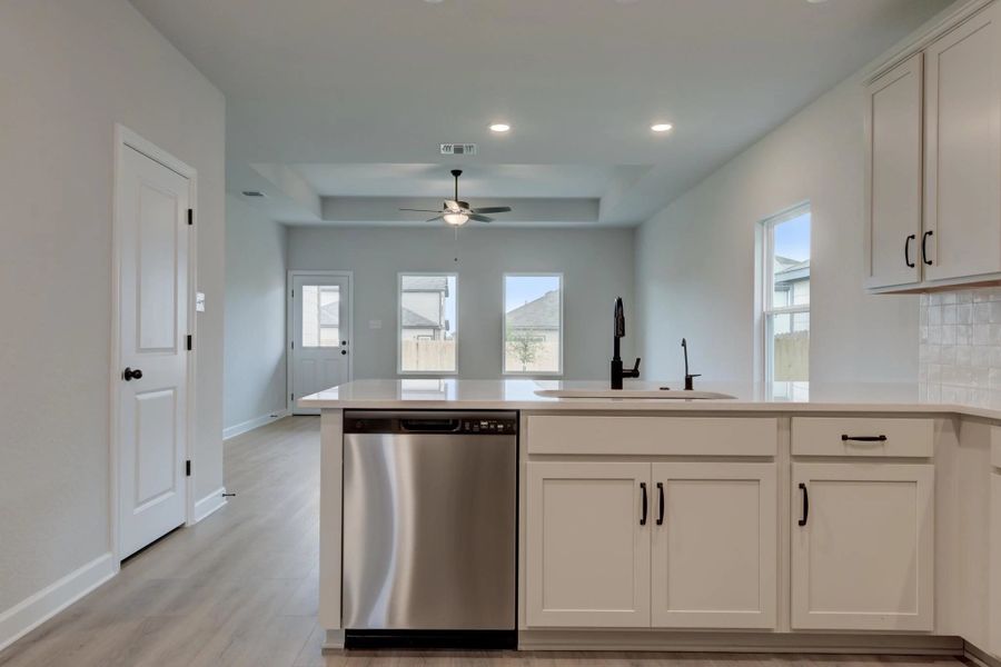 Kitchen & Family Kitchen & Family