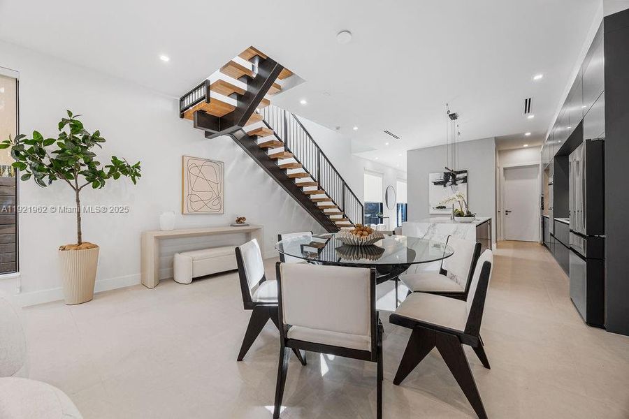 Furnished interior view inside a new home in , Fort Lauderdale (Image 45).