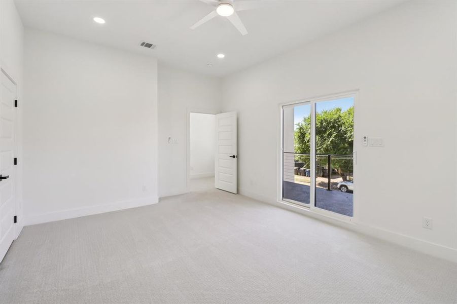 Spacious, unfurnished interior of a new home in , Dallas (Image 18).