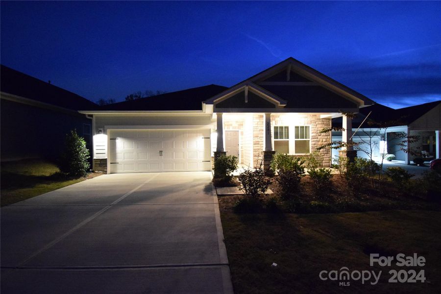 Beautiful home in Canopy Creek!