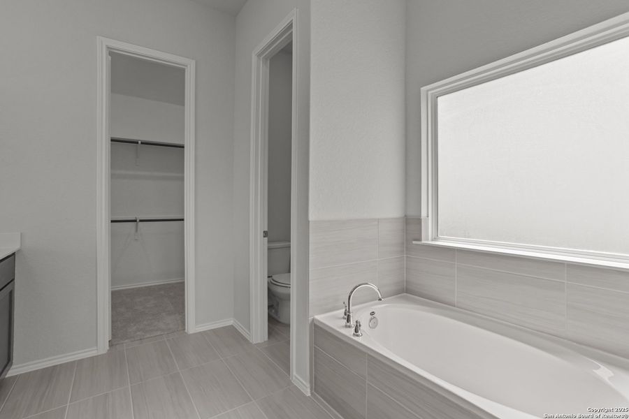 Image 29 of a home in Rhine Valley.