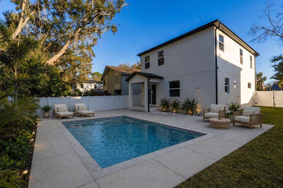 Exterior details and patio area of a home in , Tampa (Image 4).